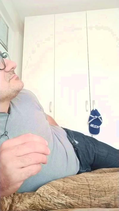 enzo733 live cam on Cam4