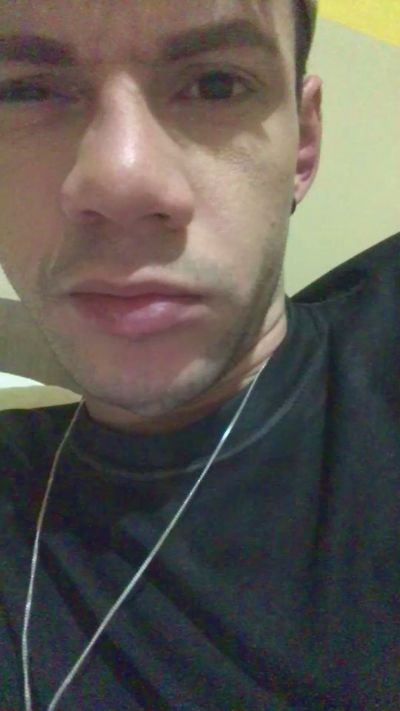 enzzoreis live cam on Cam4