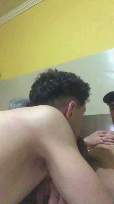 enzzoreis live cam on Cam4