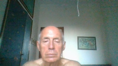 erasmo45 live cam on Cam4