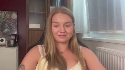 erica_forever live cam on Cam4