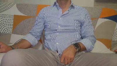 eros1981hot1 live cam on Cam4