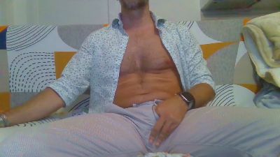 eros1981hot1 live cam on Cam4