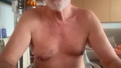 erre4fff live cam on Cam4