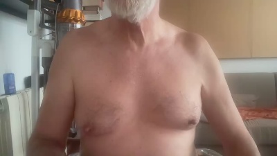 erre4fff live cam on Cam4