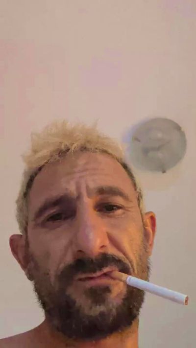 ervinsaraci20g1 live cam on Cam4