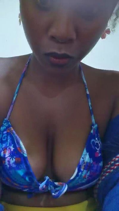 esmeli live cam on Cam4
