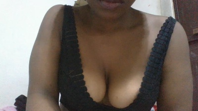 esmeli live cam on Cam4