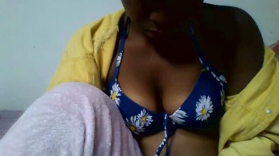 esmeli live cam on Cam4