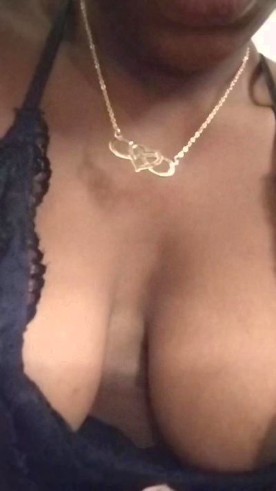 esmeli live cam on Cam4