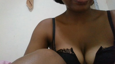 esmeli live cam on Cam4