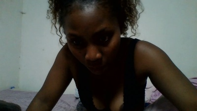 esmeli live cam on Cam4