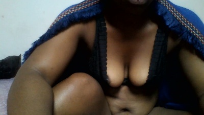 esmeli live cam on Cam4