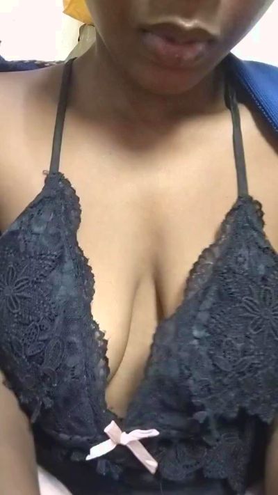 esmeli live cam on Cam4