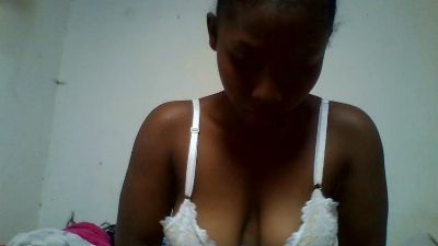 esmeli live cam on Cam4