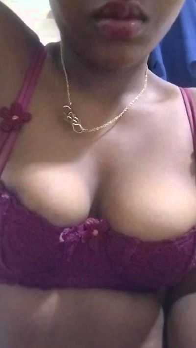 esmeli live cam on Cam4