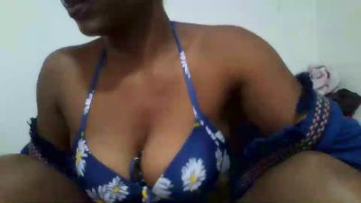esmeli live cam on Cam4