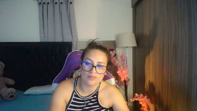 esmeralda098 live cam on Cam4