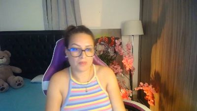 esmeralda098 live cam on Cam4