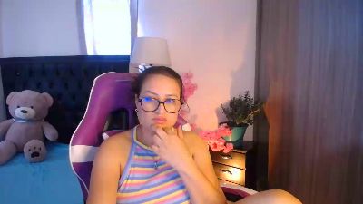esmeralda098 live cam on Cam4