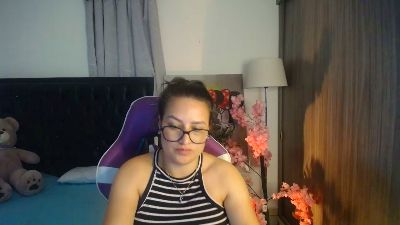 esmeralda098 live cam on Cam4