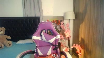 esmeralda098 live cam on Cam4