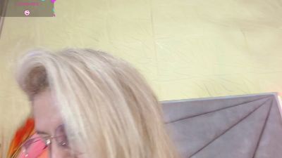 esmeralda_oiko live cam on Cam4