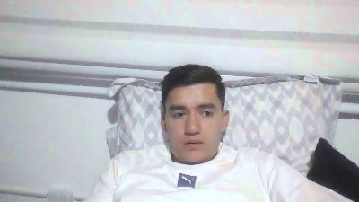 estebitan243 live cam on Cam4