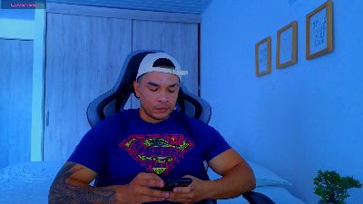 estevanlouise live cam on Cam4