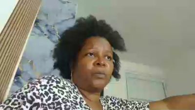 estrell902 live cam on Cam4