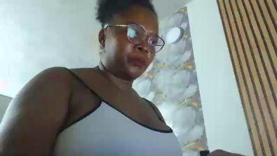 estrell902 live cam on Cam4