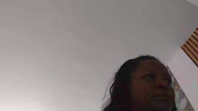 estrell902 live cam on Cam4