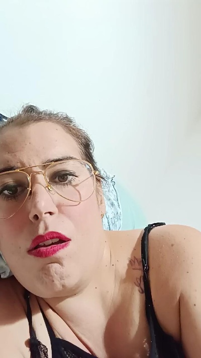 estrella229 live cam on Cam4