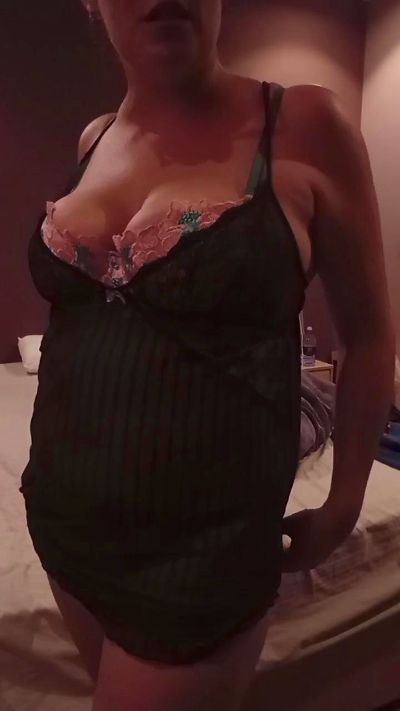 estrella232 live cam on Cam4