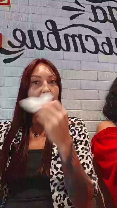 eva_blond_hot live cam on Cam4
