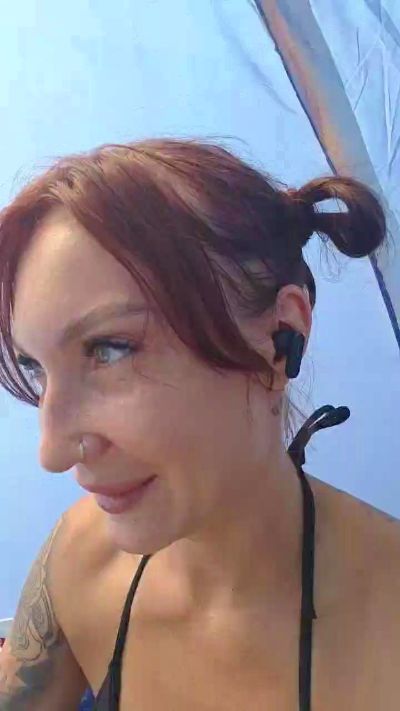 eva_blond_hot live cam on Cam4