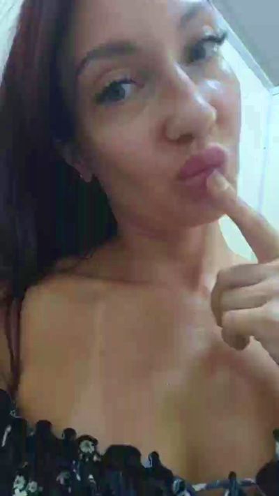 eva_blond_hot live cam on Cam4
