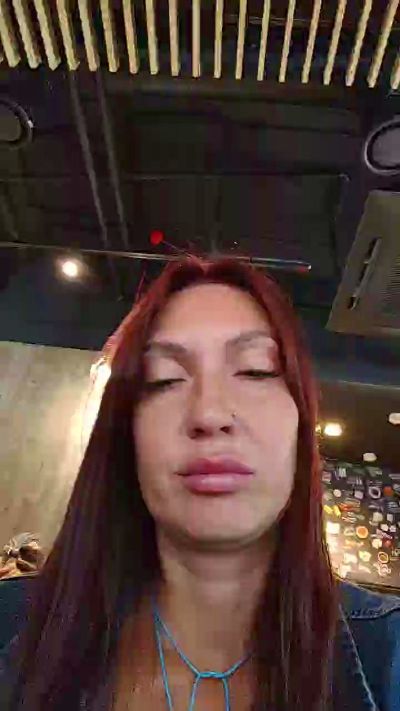 eva_blond_hot live cam on Cam4