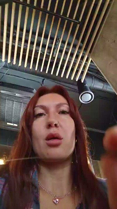 eva_blond_hot live cam on Cam4