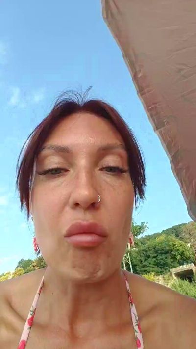 eva_blond_hot live cam on Cam4