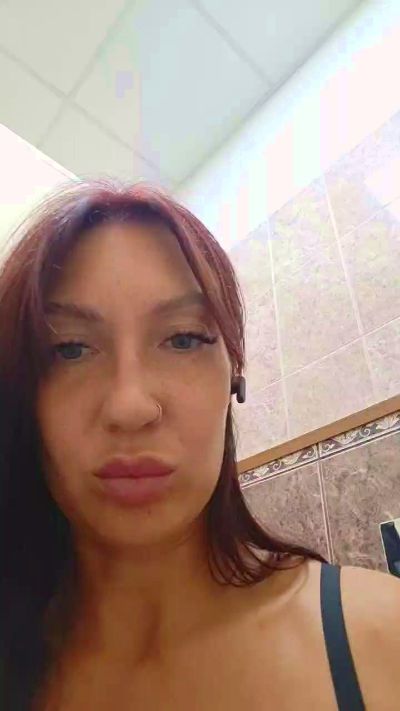 eva_blond_hot live cam on Cam4