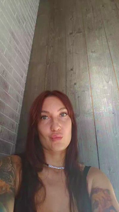 eva_blond_hot live cam on Cam4
