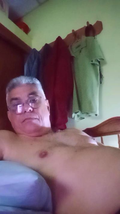 ezepe1 live cam on Cam4
