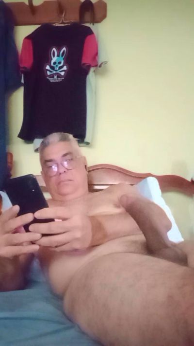 ezepe1 live cam on Cam4