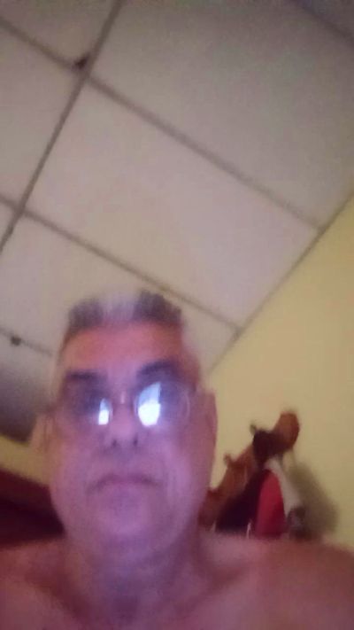ezepe1 live cam on Cam4