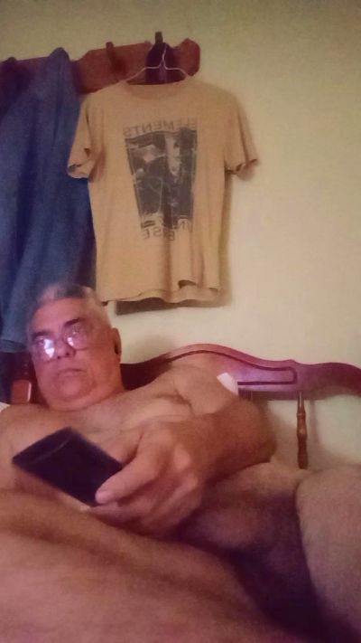 ezepe1 live cam on Cam4