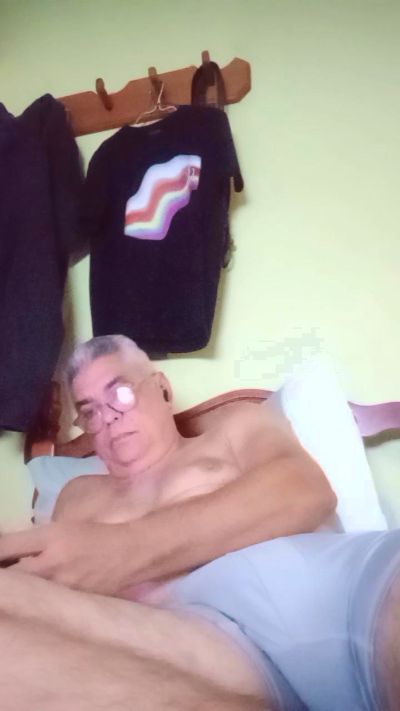 ezepe1 live cam on Cam4