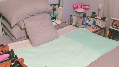 fat_pig_ live cam on Cam4