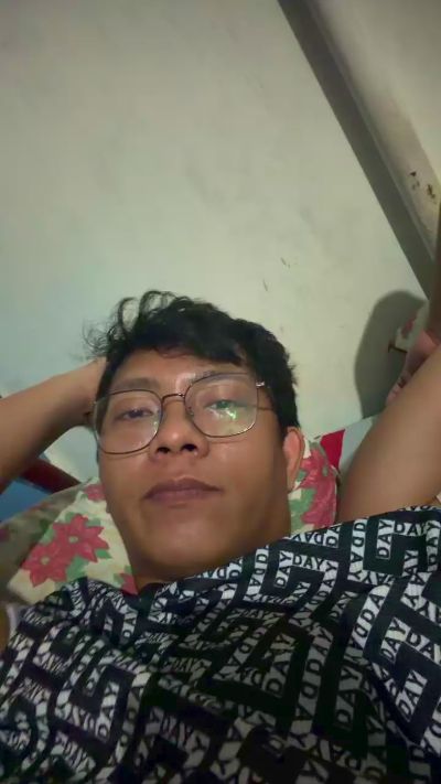 febbie09 live cam on Cam4