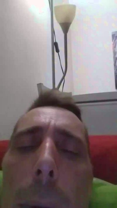 fefe1981 live cam on Cam4